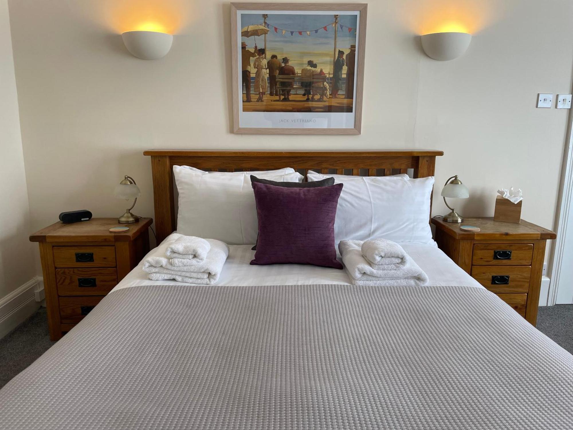 The Red Lion Hotel クロマー エクステリア 写真 A bedroom at the hotel
