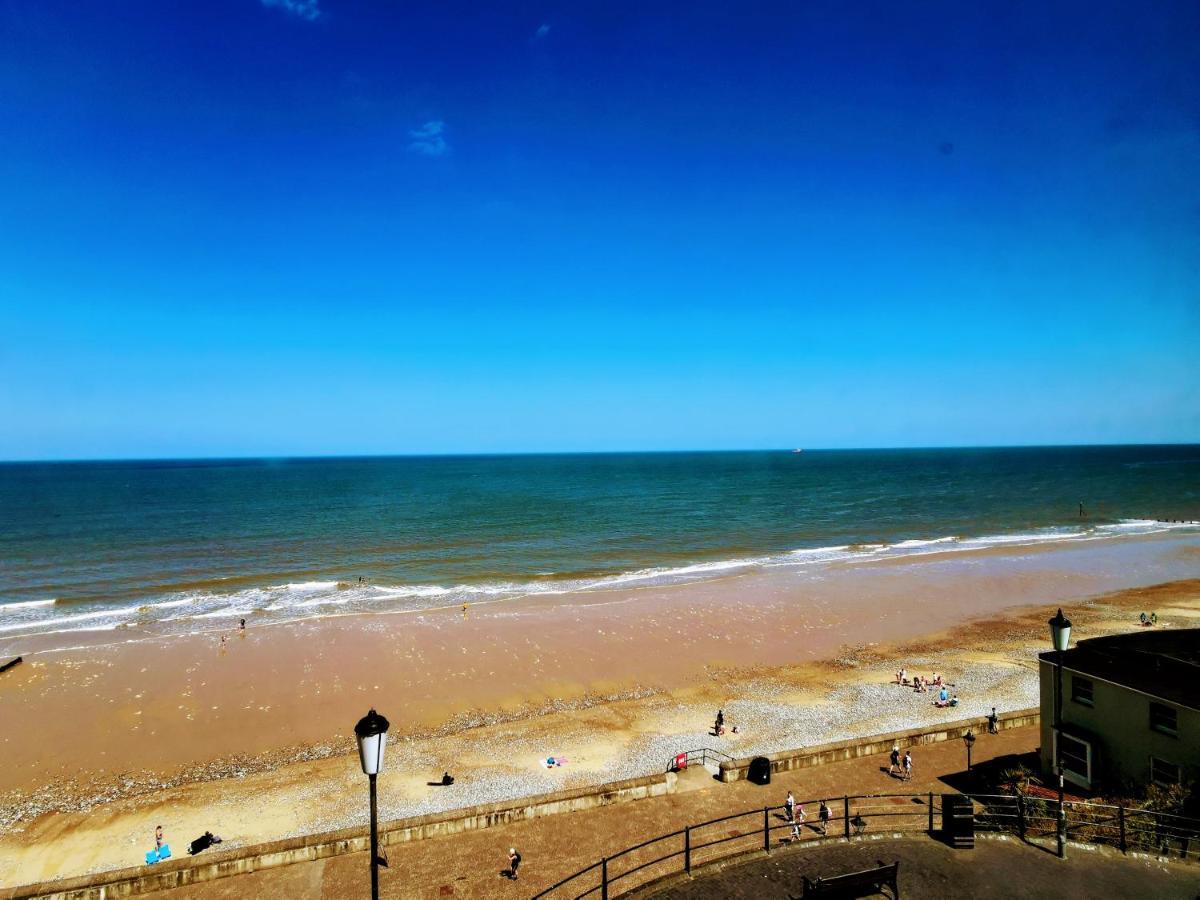 The Red Lion Hotel クロマー エクステリア 写真 The beach at Hunstanton